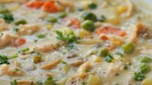 A ULTIMATE CHICKEN POT PIE SOUP – One Pot Comfort Food